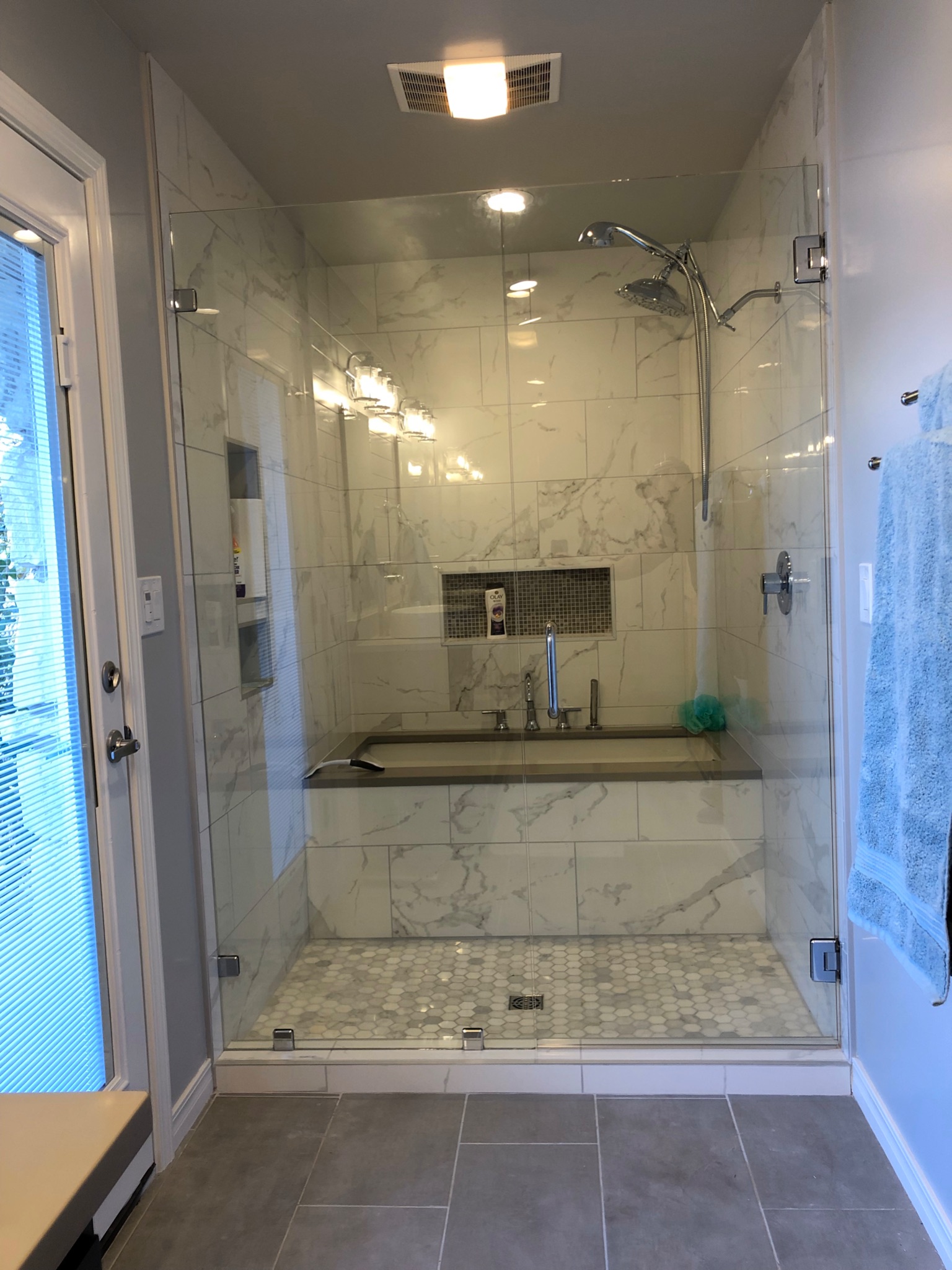 ENCLOSED-BATH-UNIT.jpg